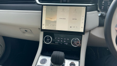 Jaguar F-Pace 2.0 D200 R-Dynamic HSE Black 5dr Auto AWD Diesel Estate